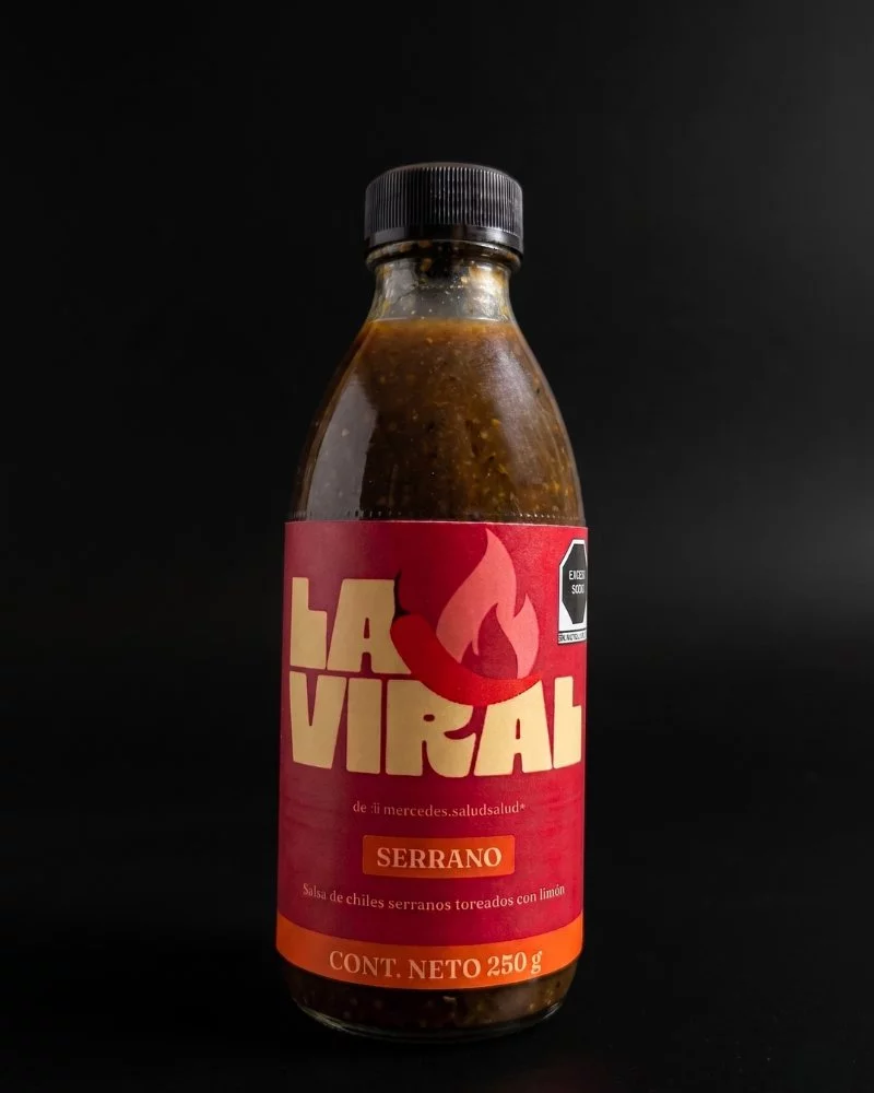 Botella de La Viral Serrano