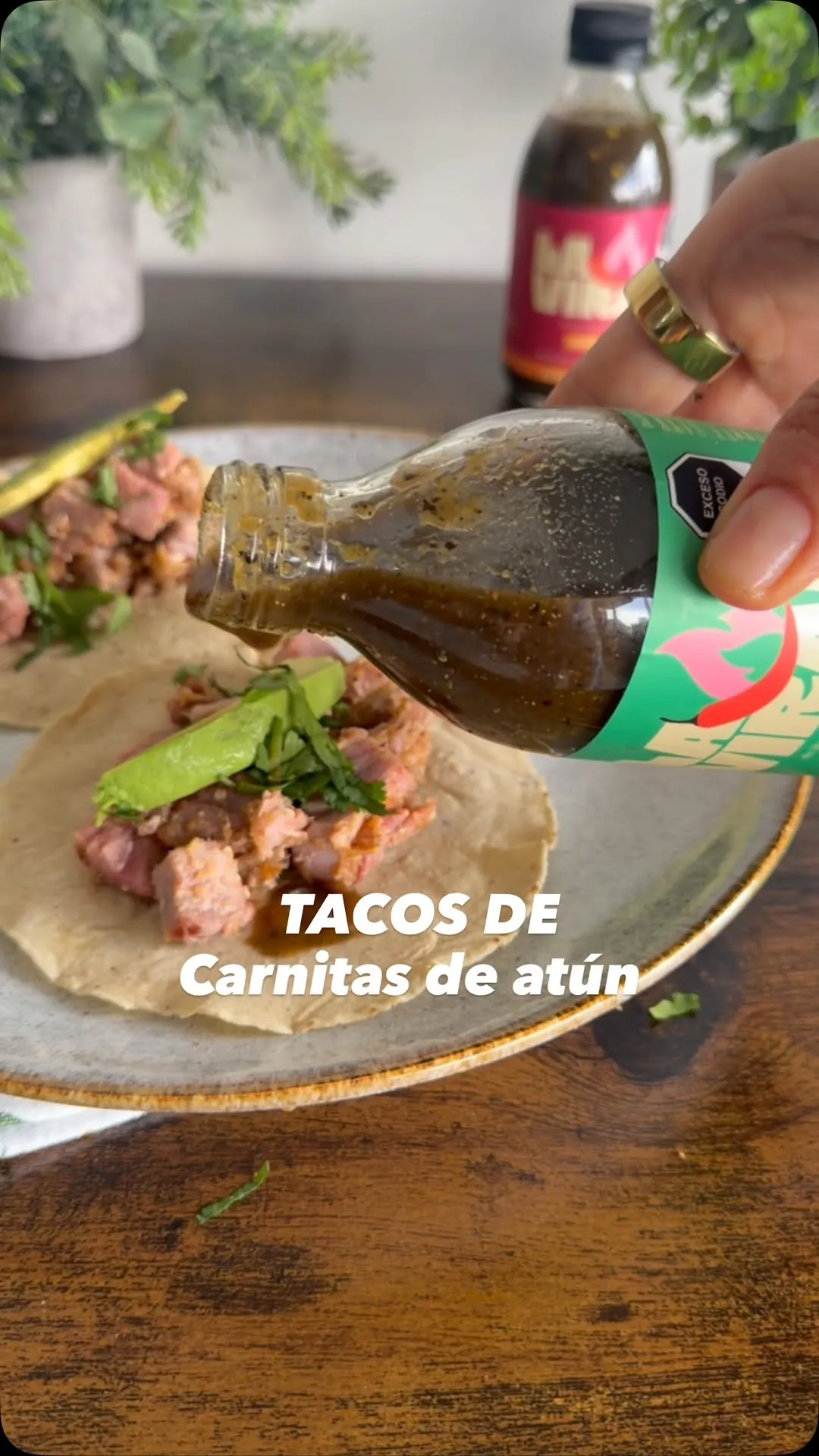 Tacos de carnitas de atún