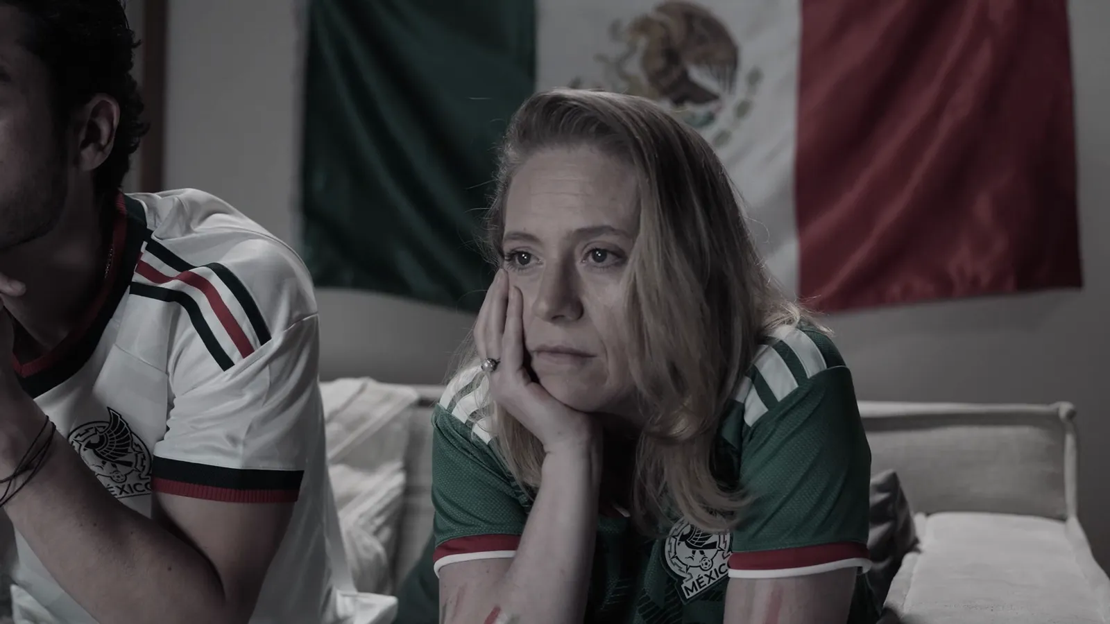 La misma reunión, aburrida y en blanco y negro, sin La Viral